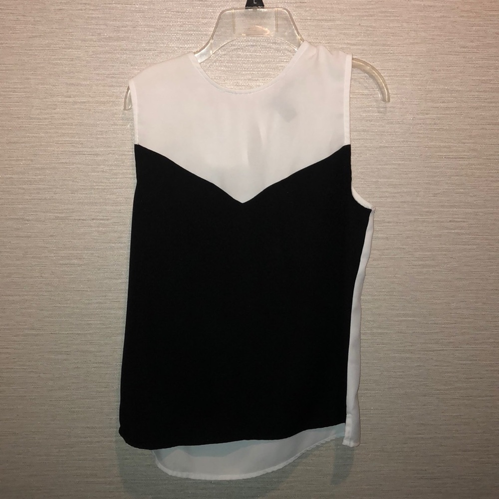 Black and white forever 21 blouse